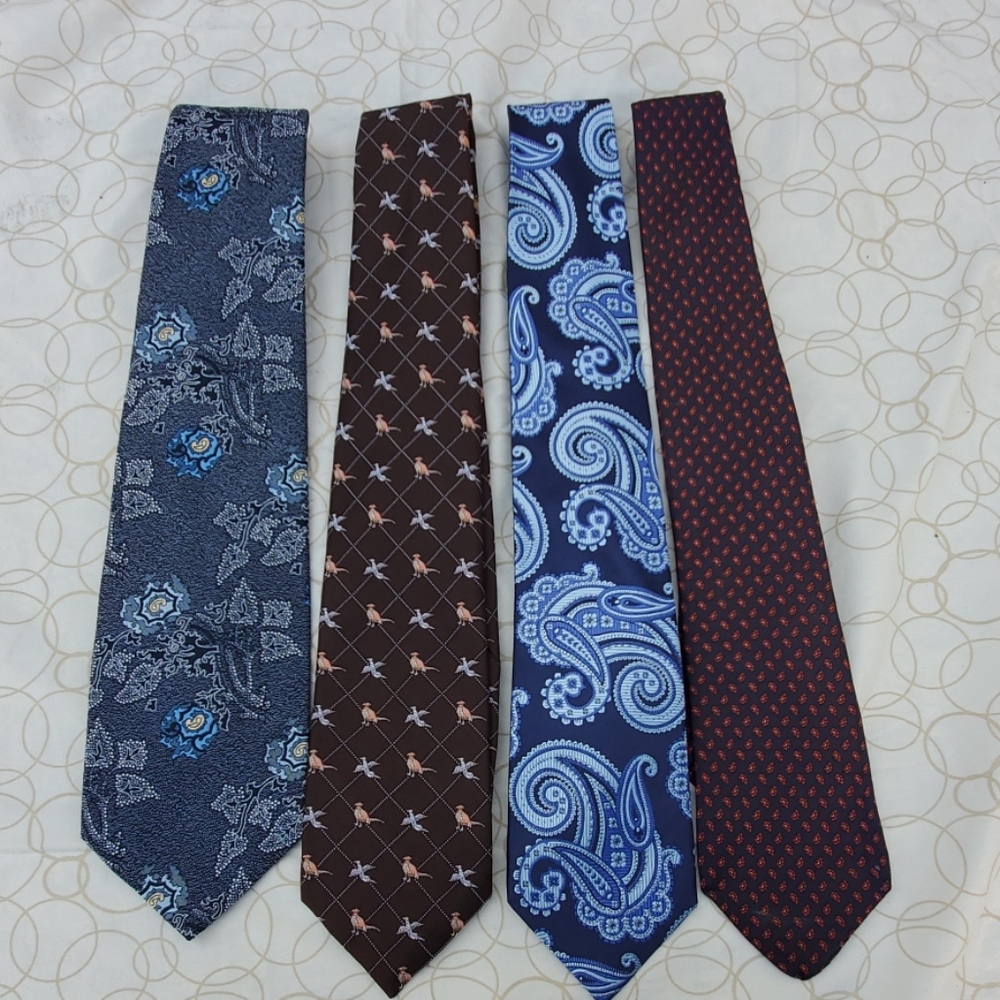 BUNDLE OF 4 TIES
